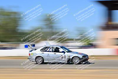 media/Sep-29-2024-24 Hours of Lemons (Sun) [[6a7c256ce3]]/StartFinish (245p-330p)/